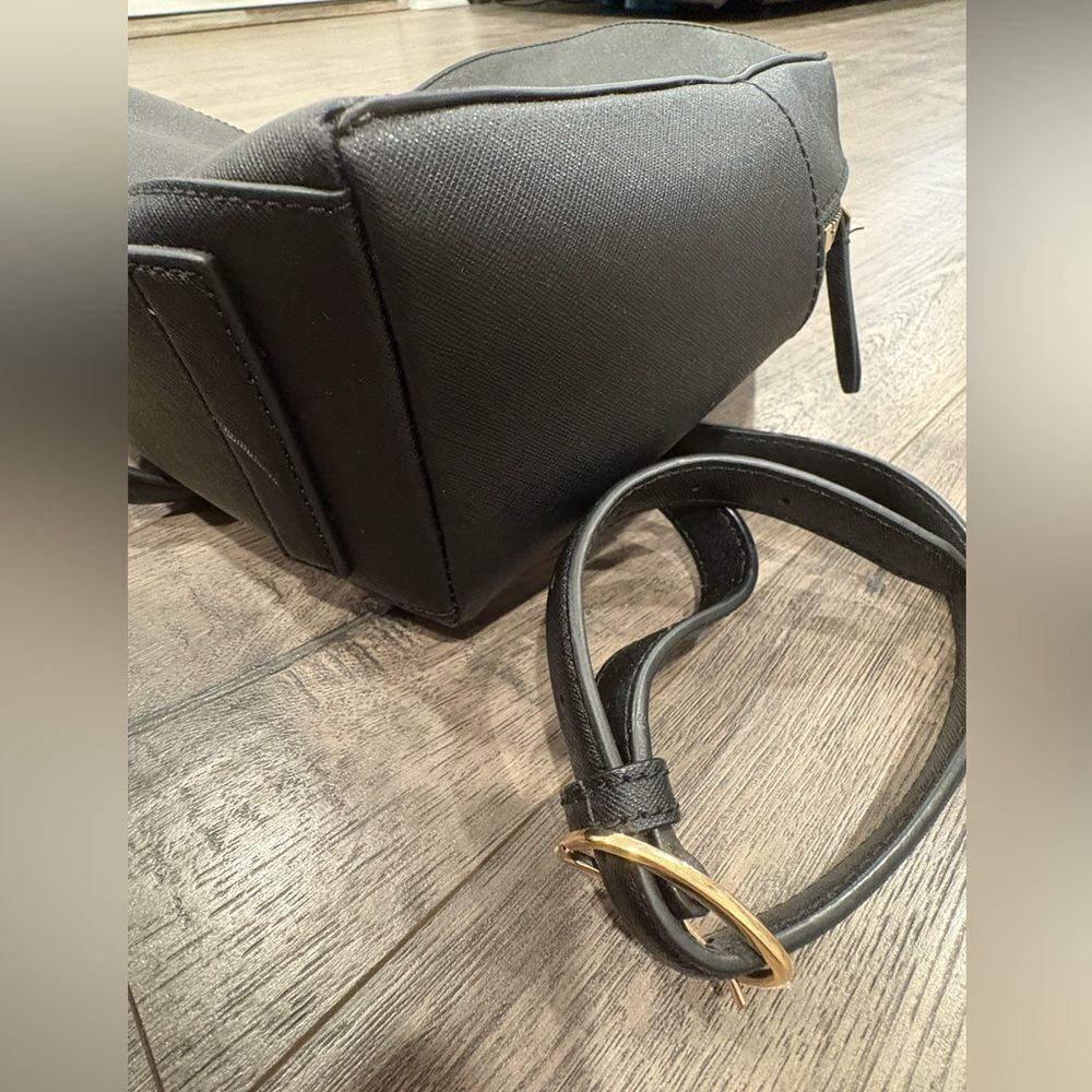Tory Burch Emerson Black Leather Backpack - Picture 4 of 11